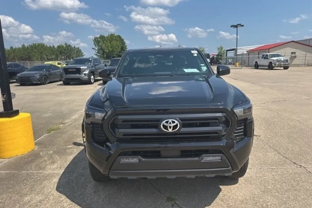 2024 Toyota Tacoma SR5 photo 1