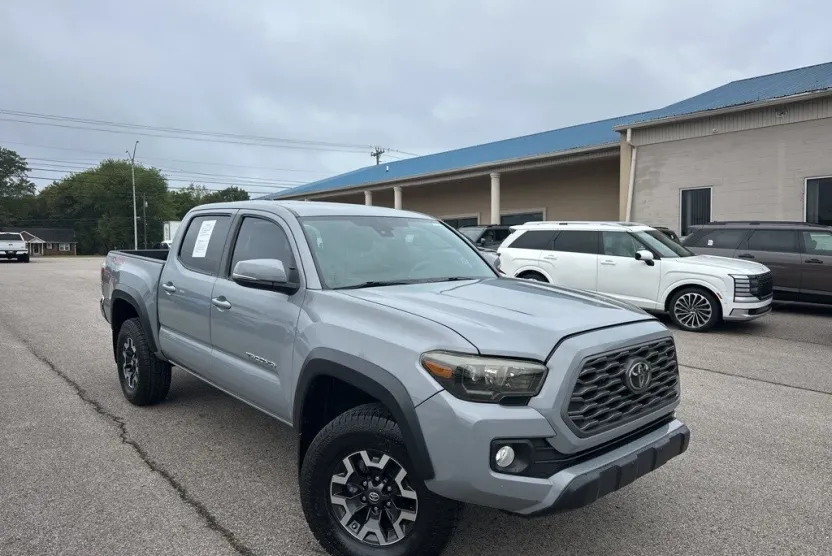 2020 Toyota Tacoma TRD Off-Road photo 1