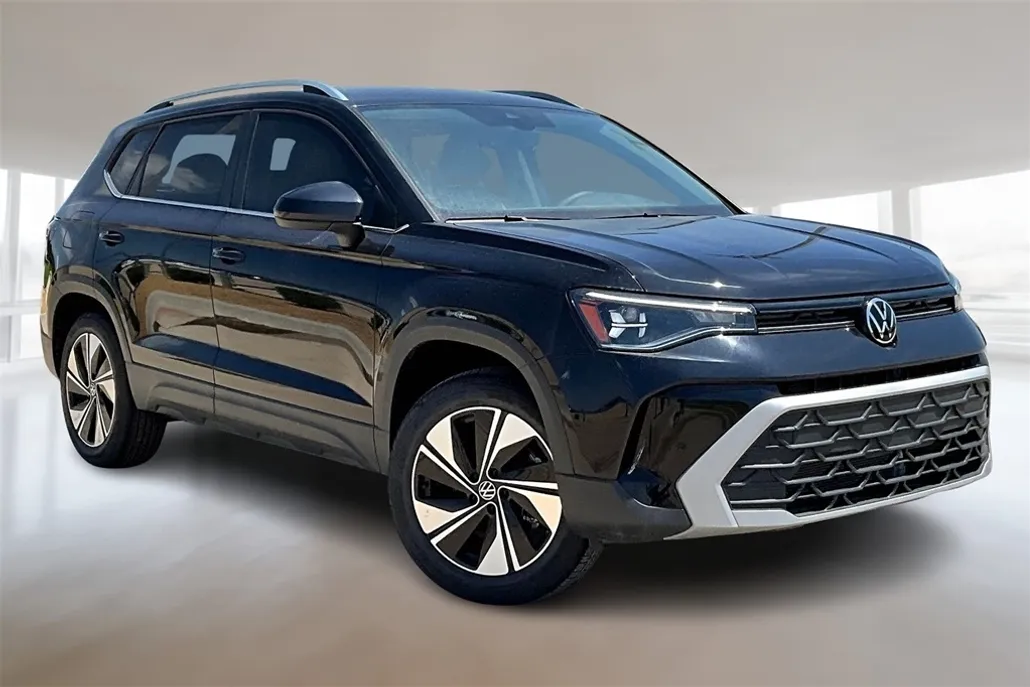 2025 Volkswagen Taos SE photo 1