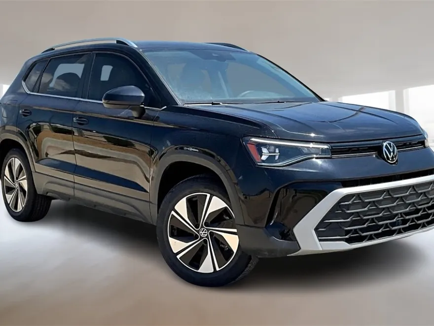 2025 Volkswagen Taos SE photo 1
