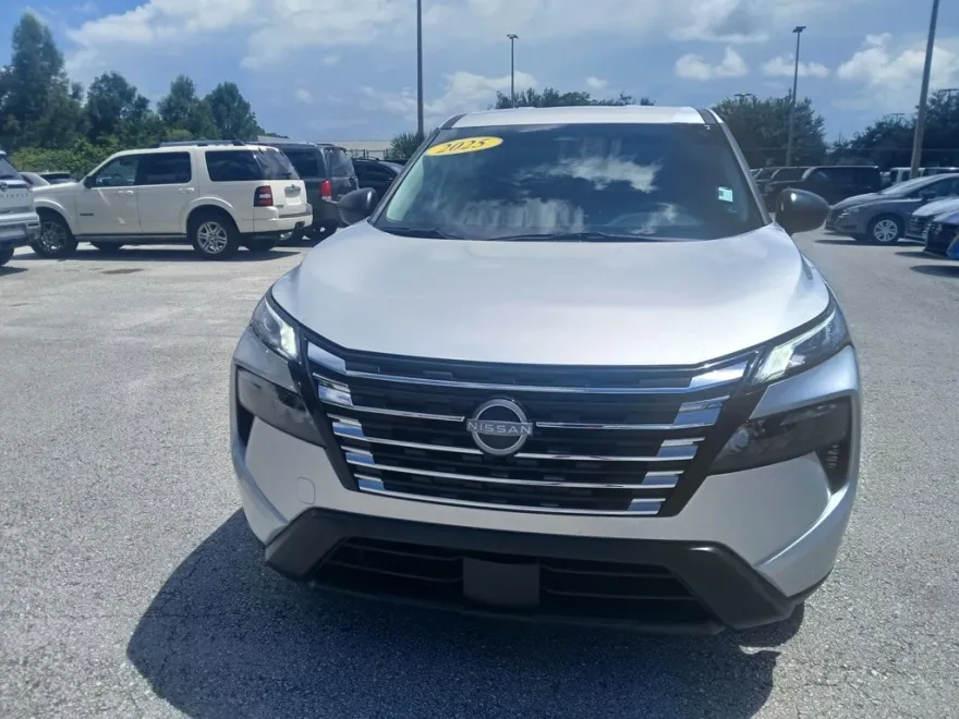 2025 Nissan Rogue S photo 1