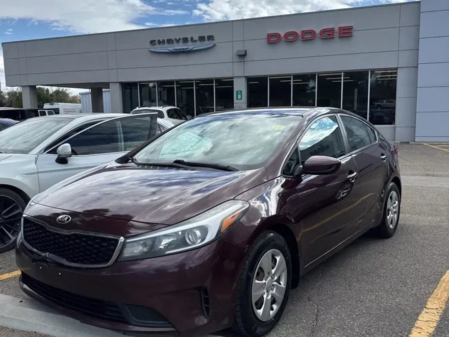 2017 Kia Forte LX Base photo 1