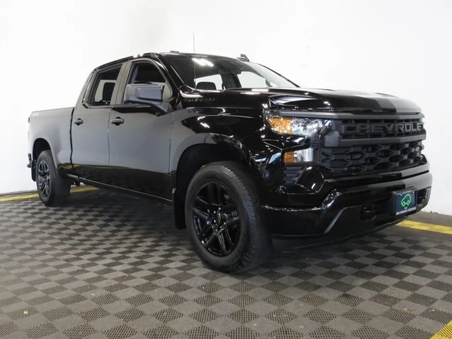 2023 Chevrolet Silverado 1500 Custom photo 1