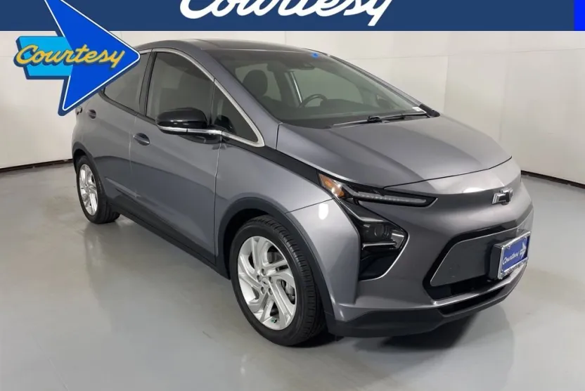 2023 Chevrolet Bolt EV 1LT photo 1