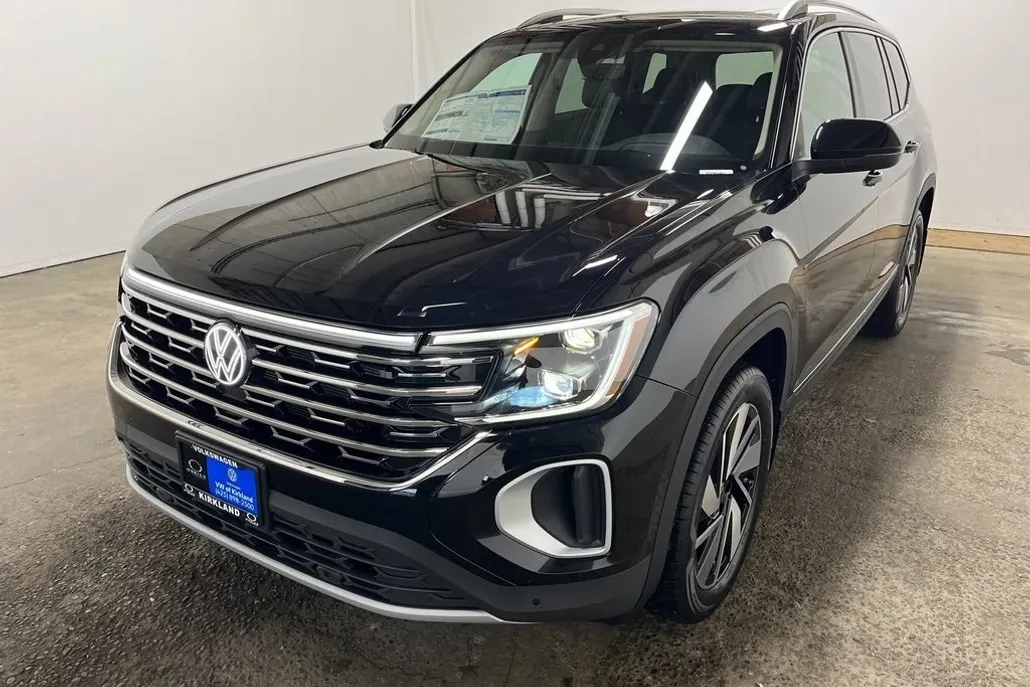 2025 Volkswagen Atlas SEL photo 1