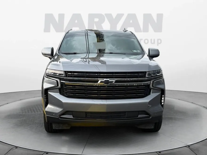 2022 Chevrolet Suburban RST photo 1
