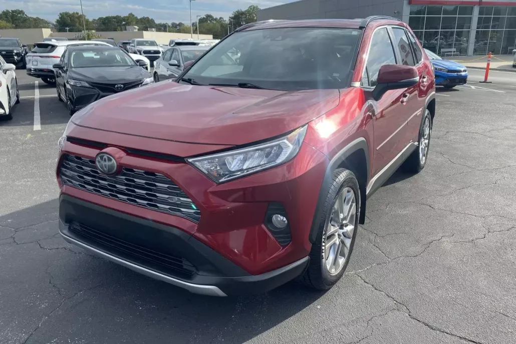 2019 Toyota RAV4 Limited photo 1