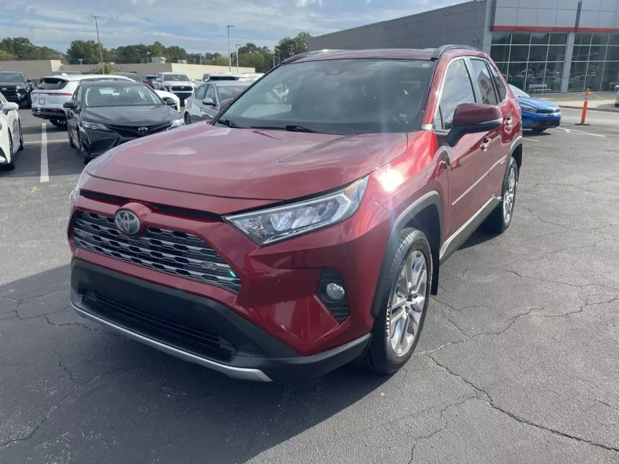 2019 Toyota RAV4 Limited photo 1