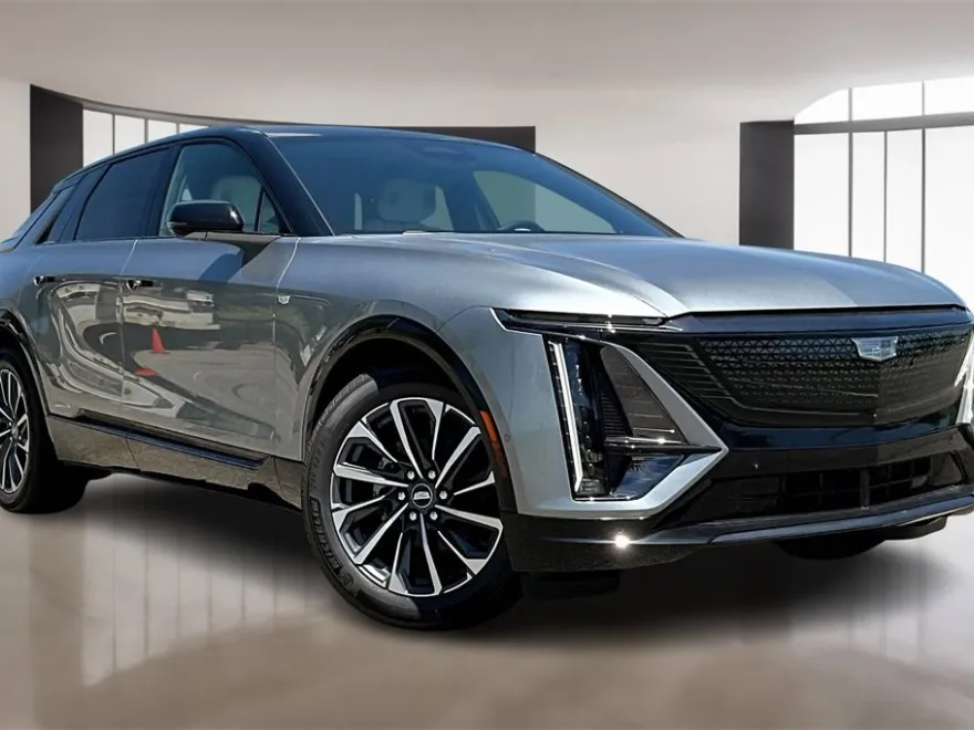 2025 Cadillac Lyriq Sport photo 1