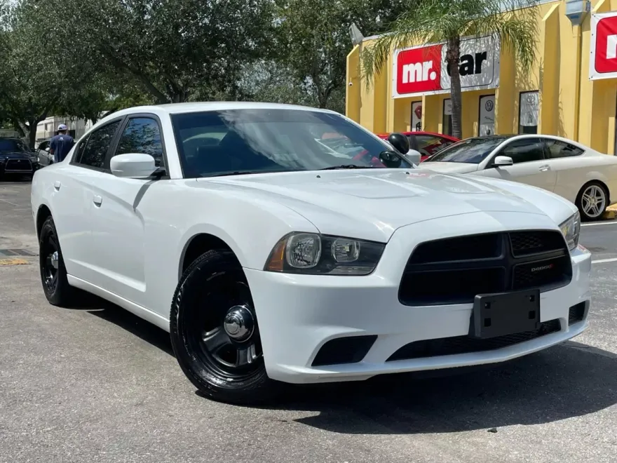 2014 Dodge Charger photo 1