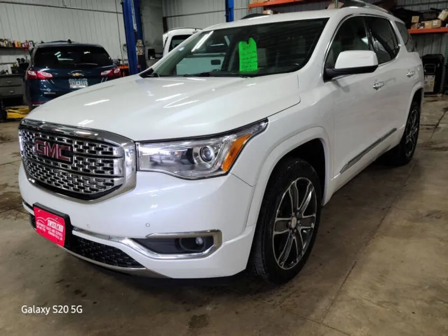 2017 Gmc Acadia Denali photo 1