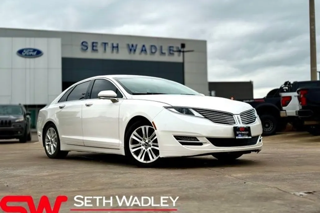 2016 Lincoln MKZ Base photo 1