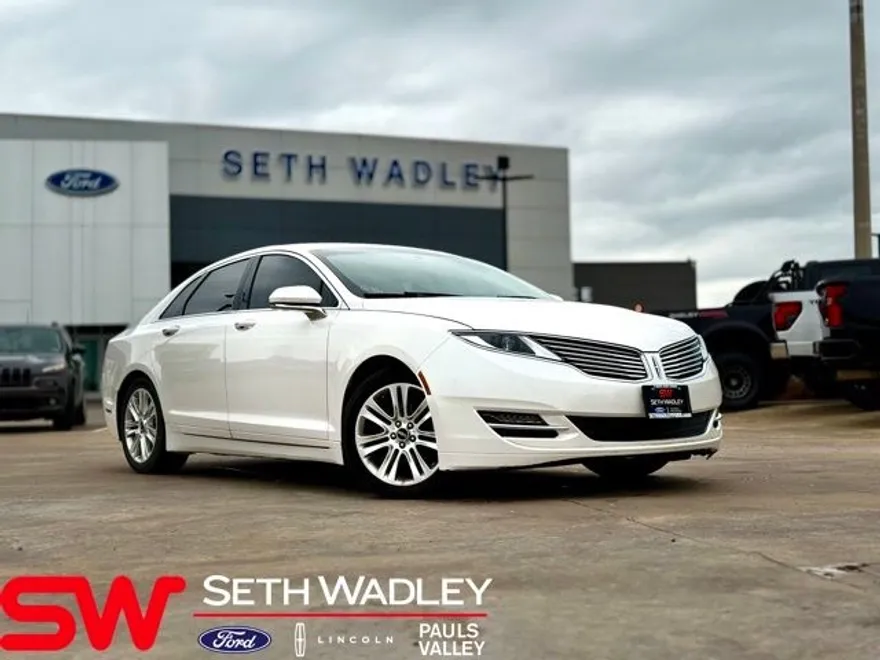 2016 Lincoln MKZ Base photo 1