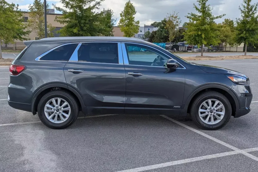 2020 Kia Sorento LX photo 1
