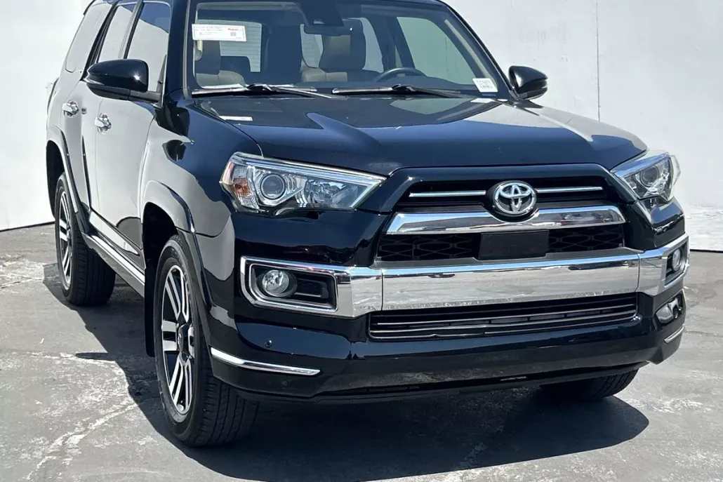 2020 Toyota 4Runner Limited photo 1