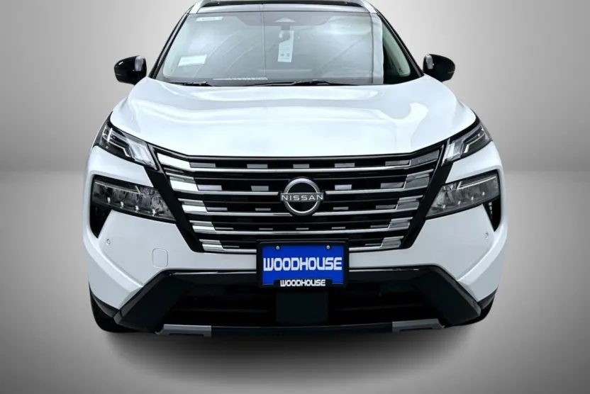 2026 Nissan Rogue Platinum photo 1