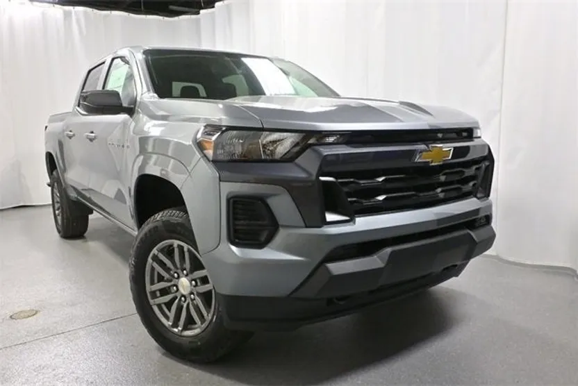 2026 Chevrolet Colorado LT photo 1