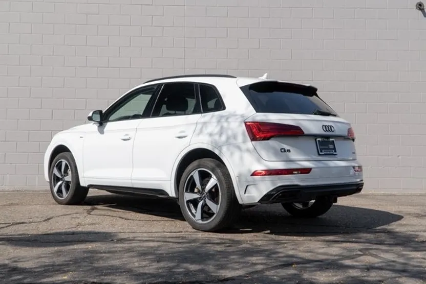 2023 Audi Q5 45 S line Prestige Premium photo 1