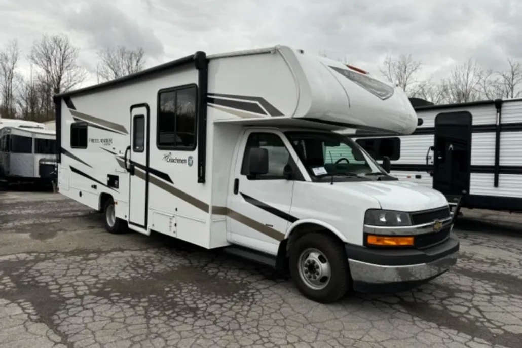 2024 Chevrolet Express 3500 Cutaway photo 1