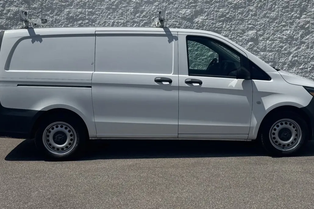 2017 Mercedes Benz Metris Cargo Van photo 1
