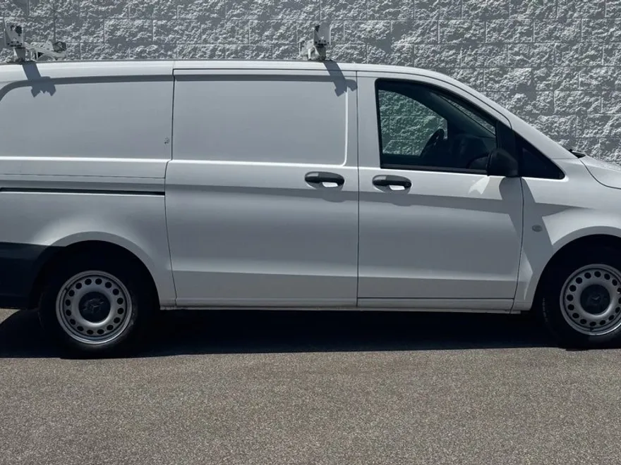 2017 Mercedes Benz Metris Cargo Van photo 1
