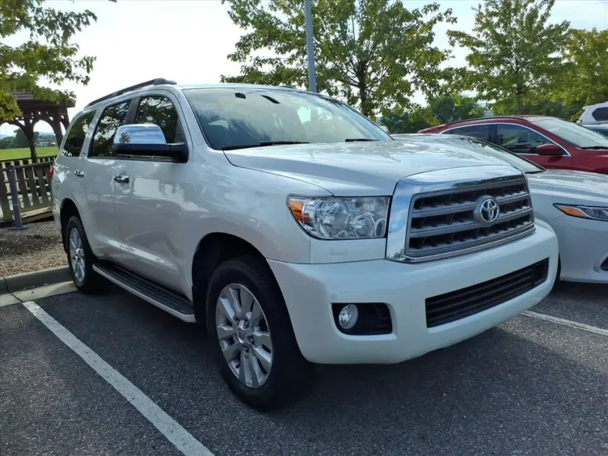 2017 Toyota Sequoia Platinum photo 1