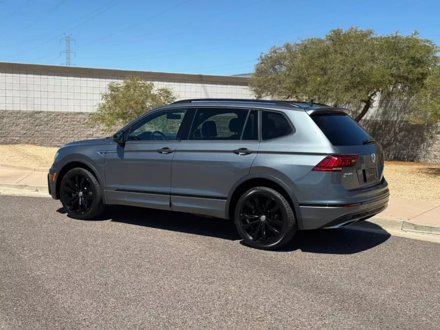 2021 Volkswagen Tiguan SE R-Line Black Sport photo 1