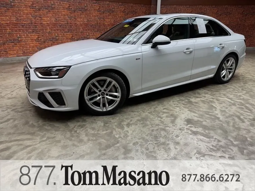 2022 Audi A4 45 S line Premium Plus photo 1