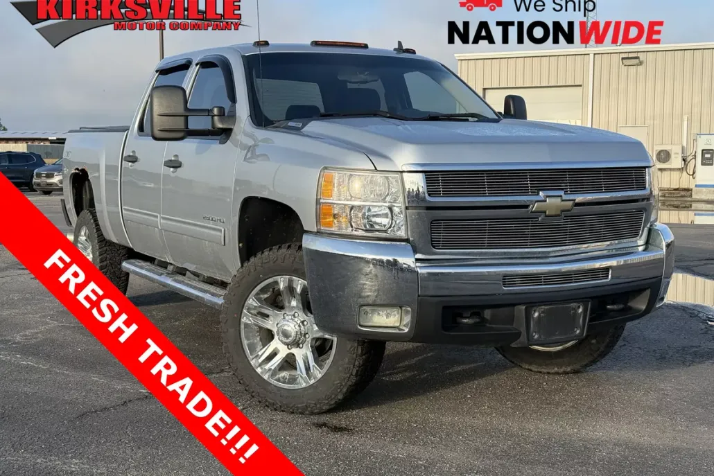 2010 Chevrolet Silverado 2500HD LT photo 1