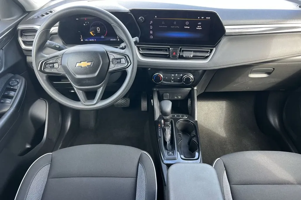 2025 Chevrolet Trailblazer LT photo 1