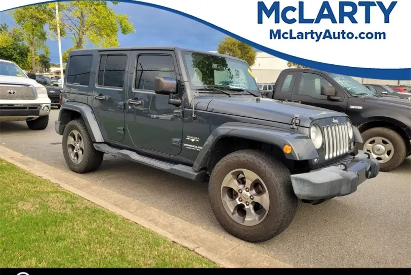 2017 Jeep Wrangler Unlimited Sahara photo 1