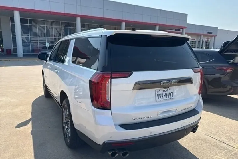 2024 Gmc Yukon XL Denali Ultimate photo 1