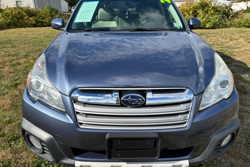 2014 Subaru Outback 2.5i Limited photo 1