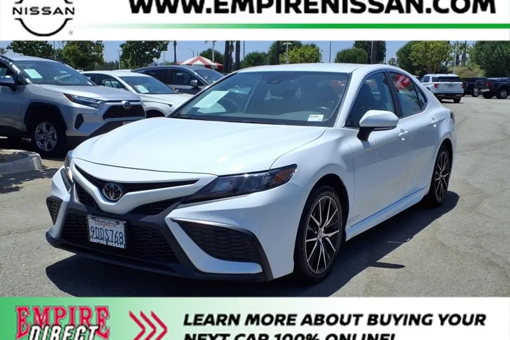2023 Toyota Camry SE photo 1