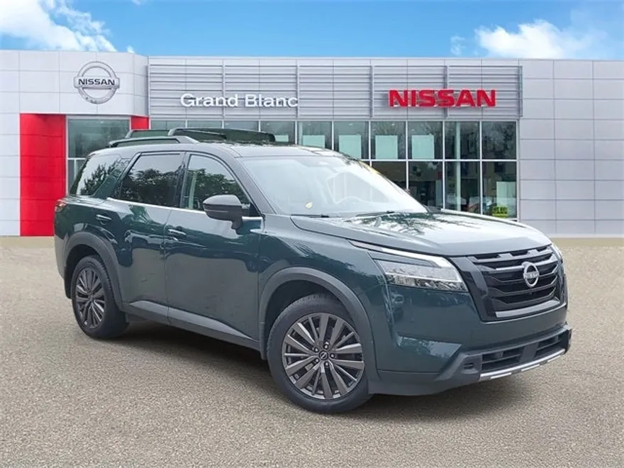 2023 Nissan Pathfinder SL photo 1