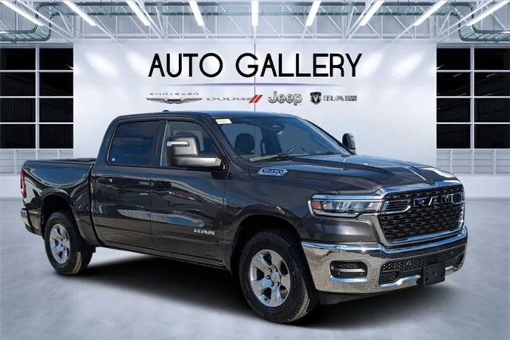 2025 Ram 1500 Tradesman photo 1