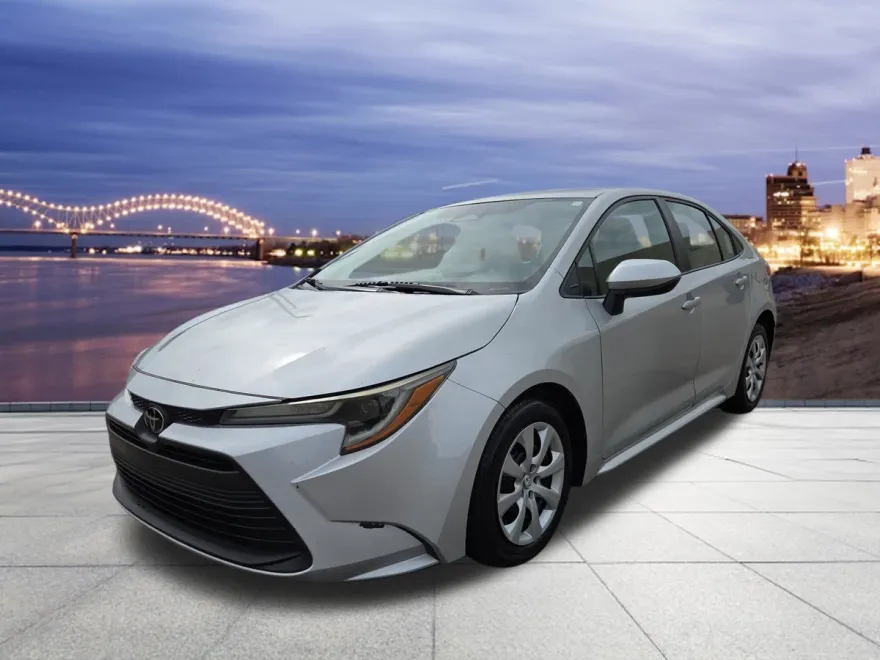 2023 Toyota Corolla LE photo 1