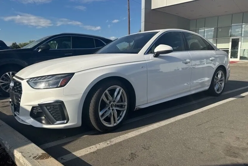 2023 Audi A4 45 S line Premium Plus photo 1