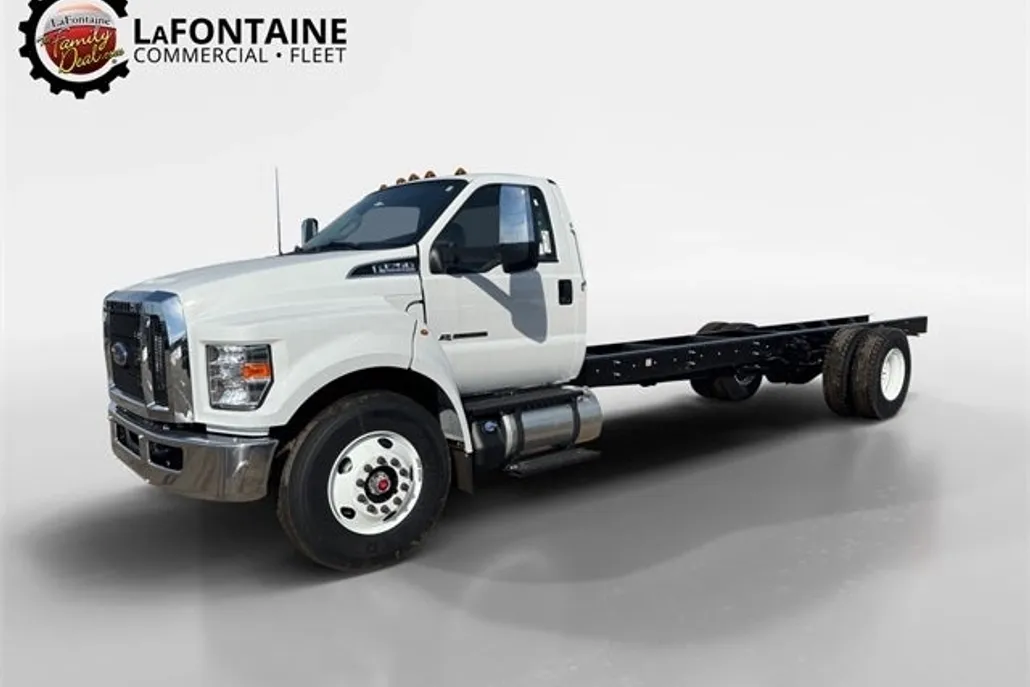 2025 Ford F-750 photo 1