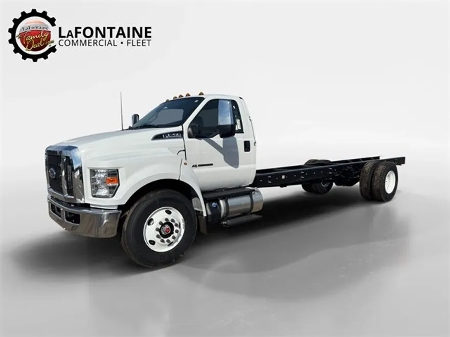 2025 Ford F-750 photo 1