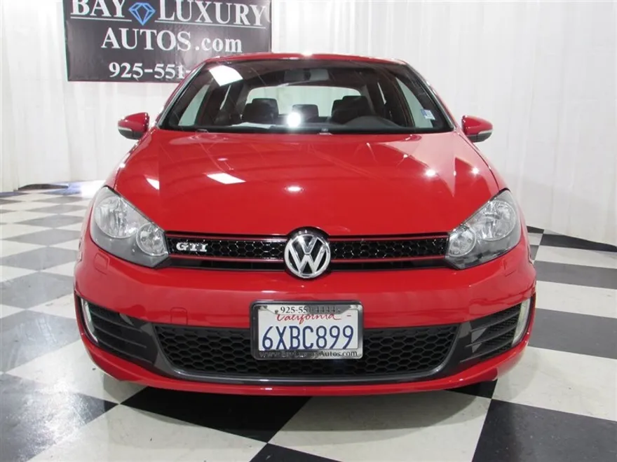 2012 Volkswagen Golf GTI Base photo 1