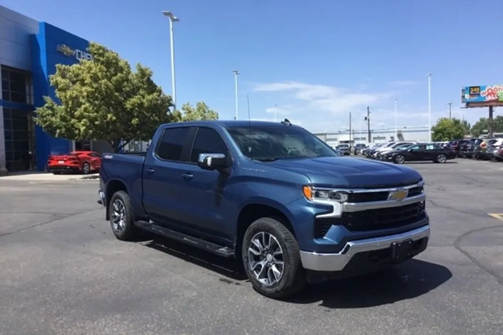 2024 Chevrolet Silverado LT photo 1