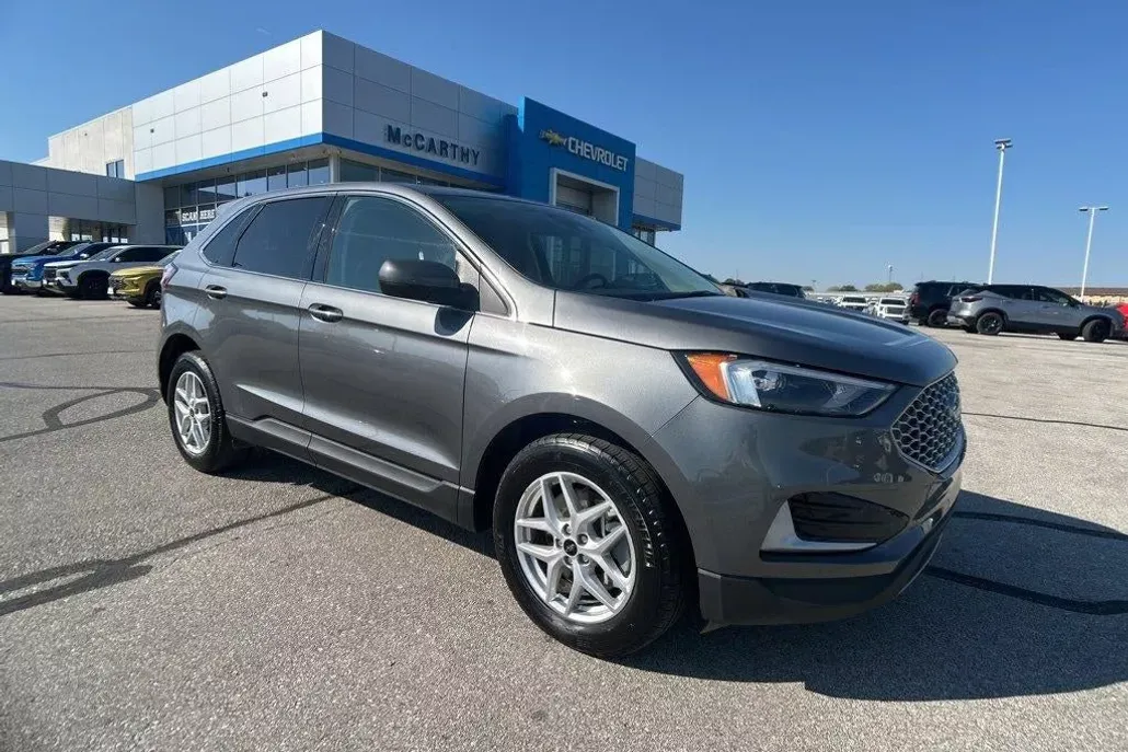 2024 Ford Edge SEL photo 1