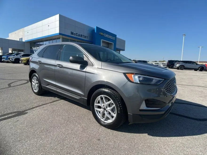 2024 Ford Edge SEL photo 1