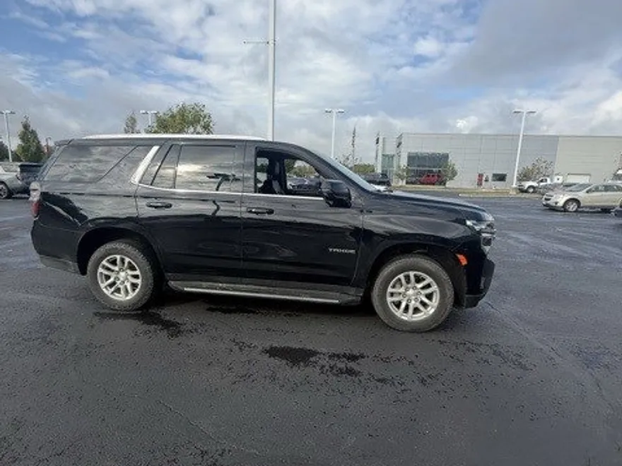 2023 Chevrolet Tahoe LT photo 1