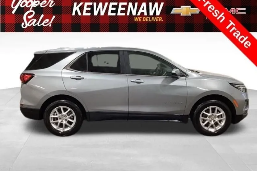 2023 Chevrolet Equinox LT photo 1