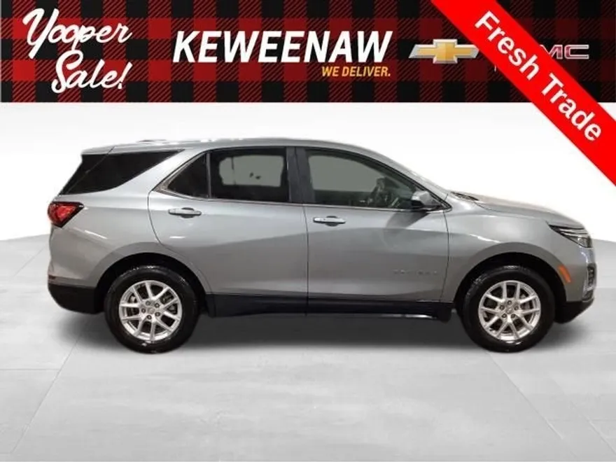 2023 Chevrolet Equinox LT photo 1
