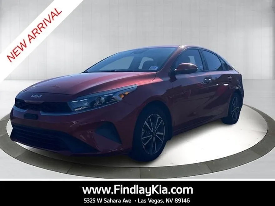 2023 Kia Forte LXS photo 1