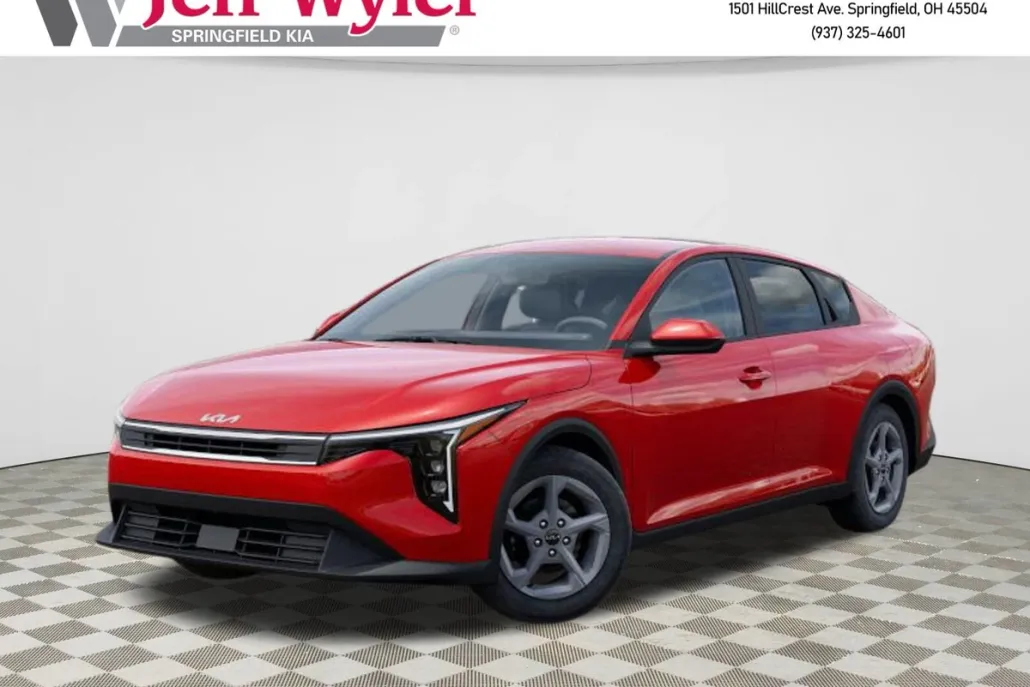 2025 Kia K4 LXS photo 1