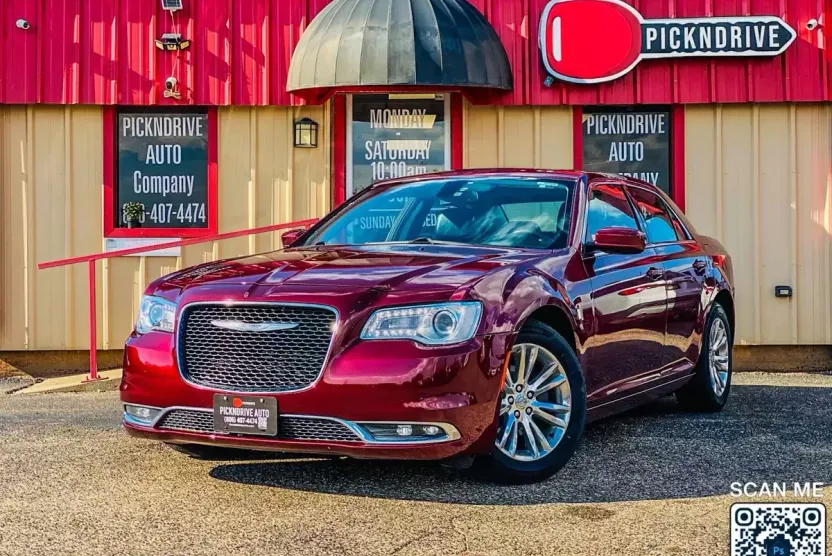 2017 Chrysler 300 Limited photo 1